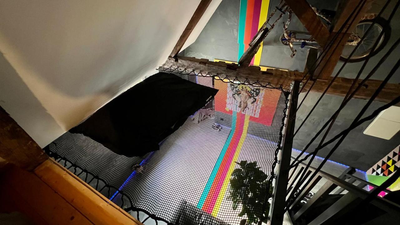 Apartment Capsule Art Deco - Jacuzzi - Netflix - Cinema - Arcade De Jeux & Nintendo Switch - 2 - Filet Suspendu