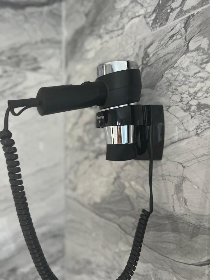 Capsule Art Deco - Jacuzzi - Netflix - Cinema - Arcade De Jeux & Nintendo Switch - 2 - Filet Suspendu * Valenciennes