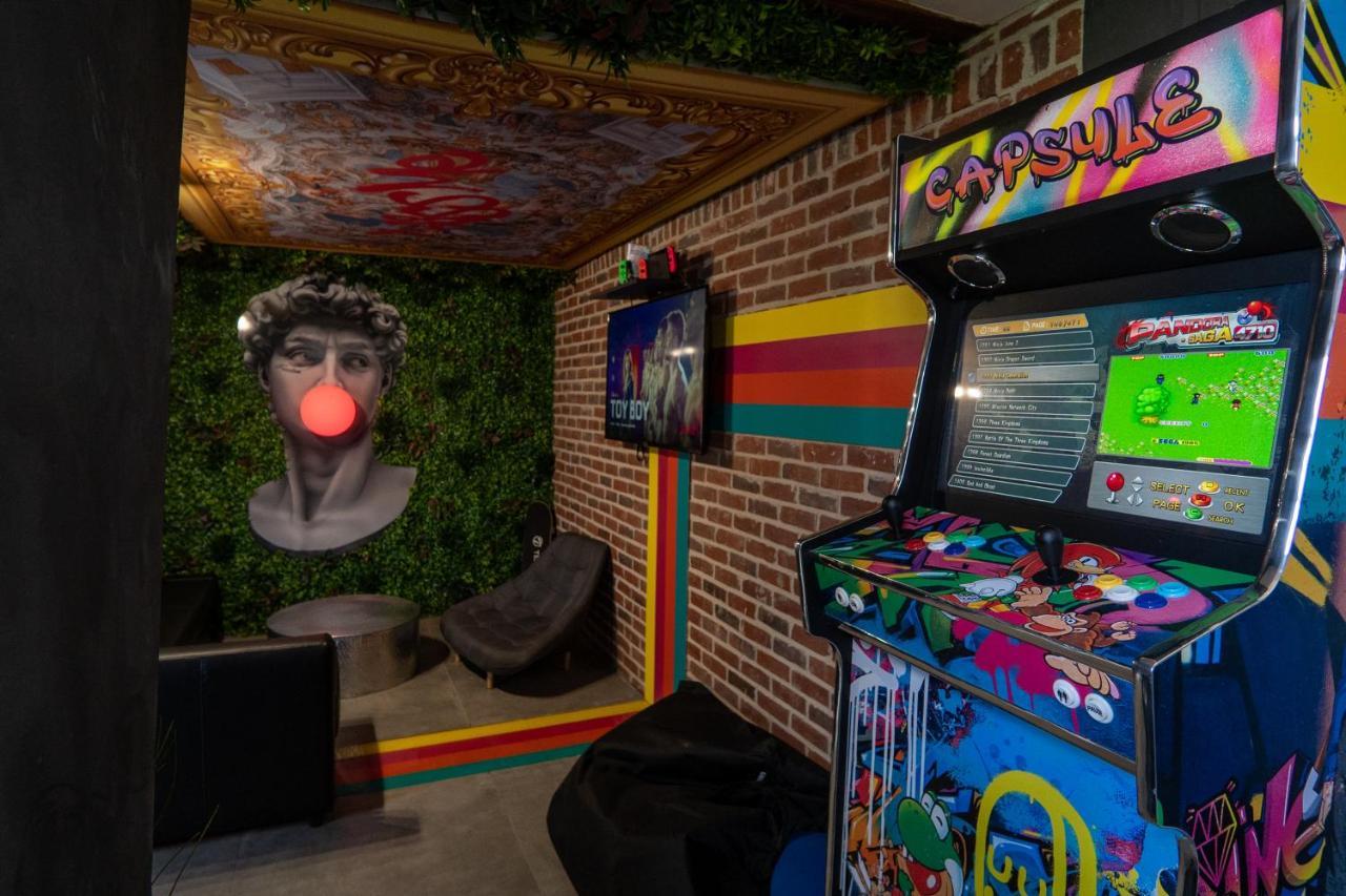 Capsule Art Deco - Jacuzzi - Netflix - Cinema - Arcade De Jeux & Nintendo Switch - 2 - Filet Suspendu